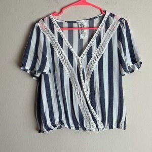 ❤️ Sadie & Sage Faux Wrap Blouse